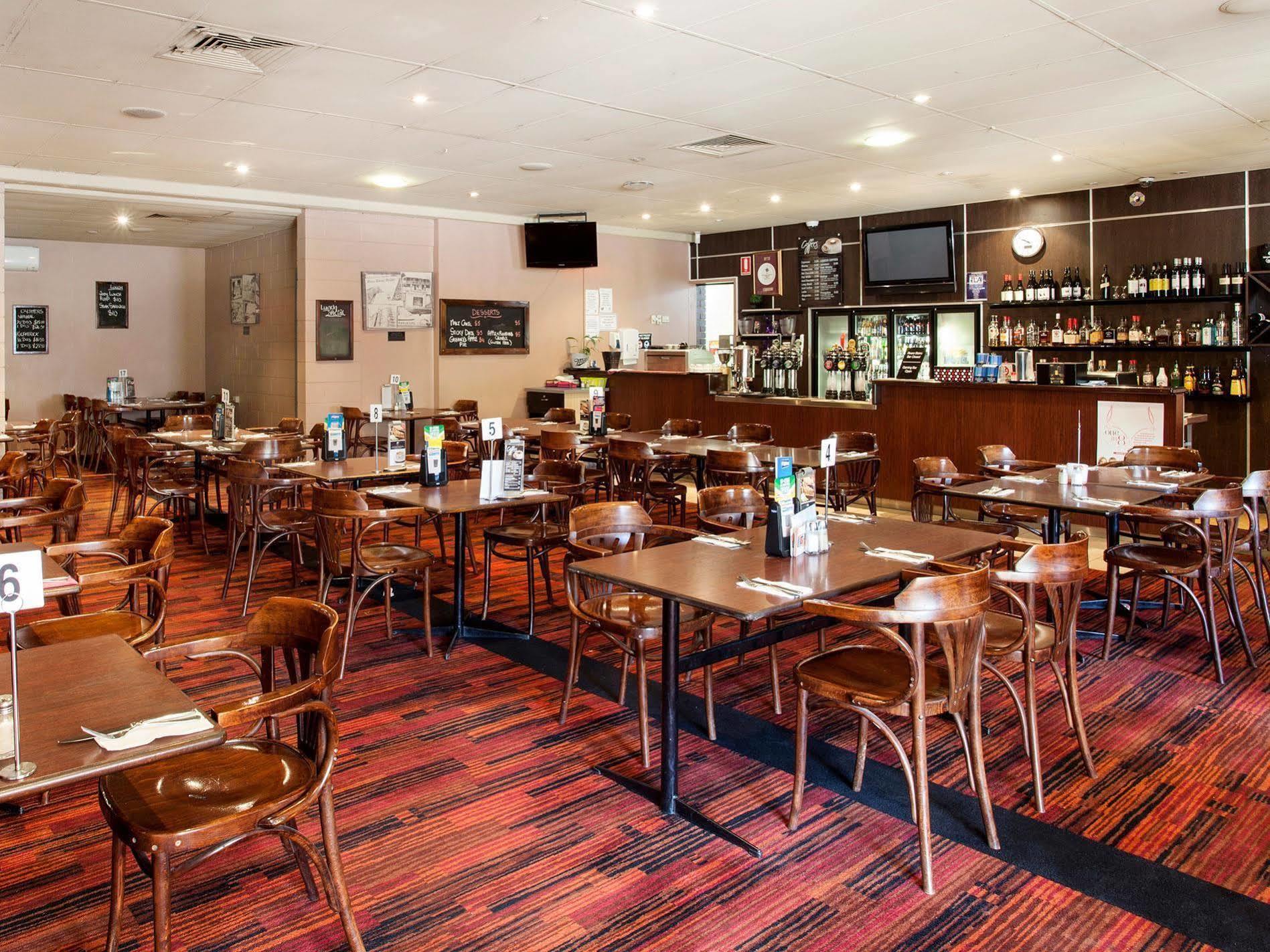 Upper Ross Hotel Townsville Bagian luar foto