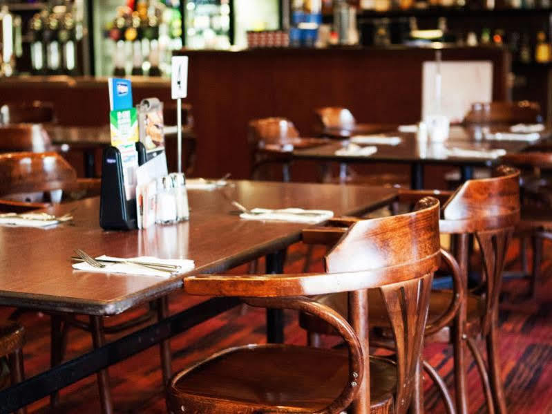 Upper Ross Hotel Townsville Bagian luar foto
