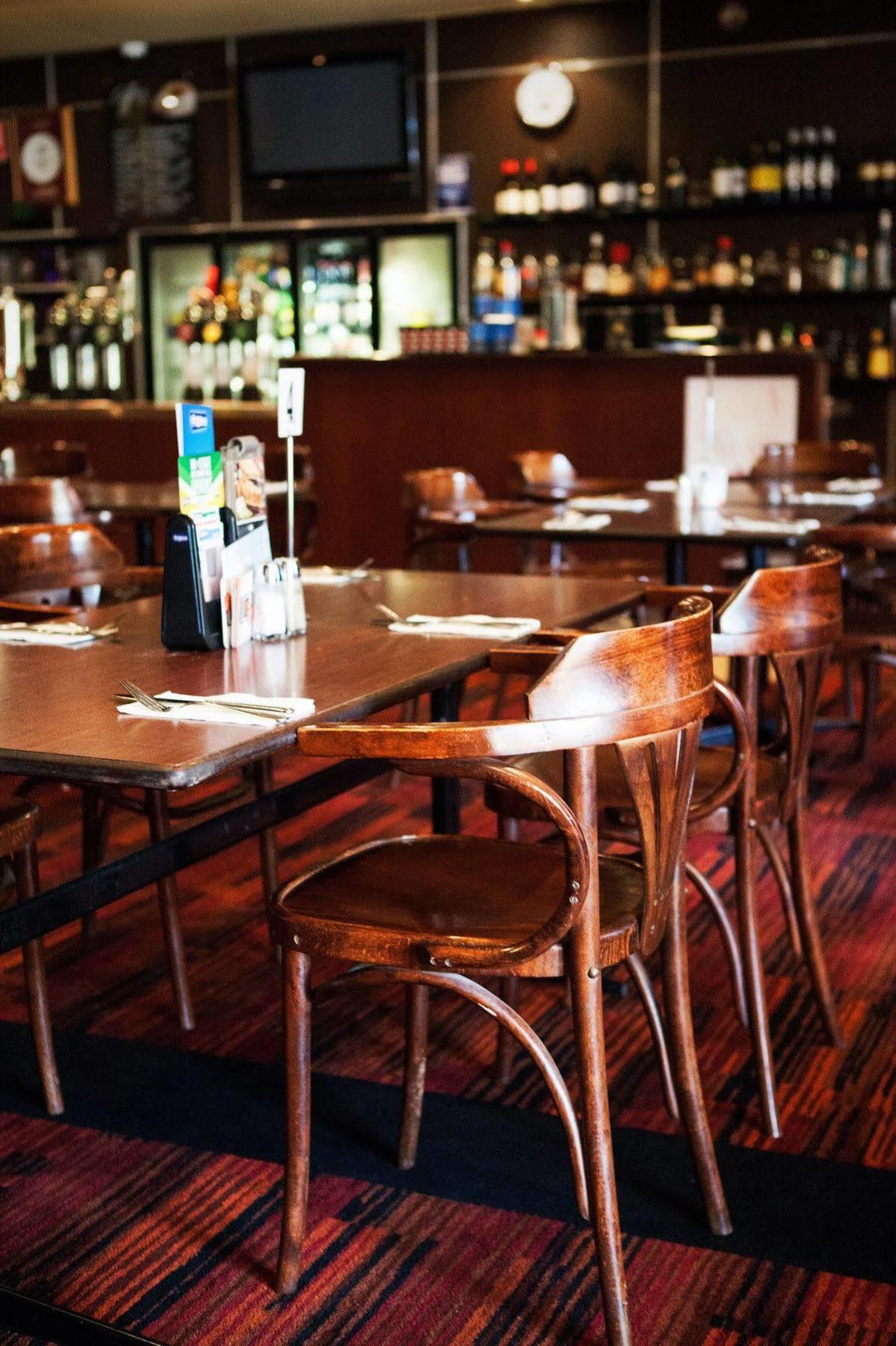 Upper Ross Hotel Townsville Bagian luar foto